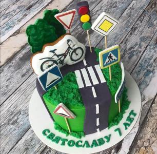 Торт "Юный участник движения"